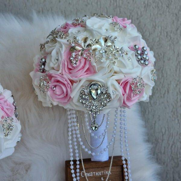 Buchet de Mireasă, Flori Alb&Roz, Decor Pietre Semipretioase si Perle.