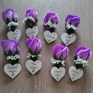 Cocarde Nunta, cu Ecuson de LEMN(Miri,Nasi,Socrii).