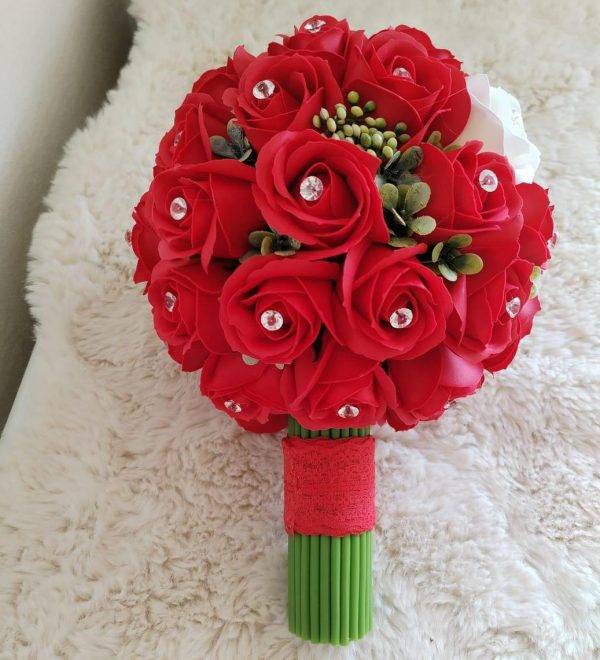 Buchet de Mireasă Mare cu Trandafiri Rosii de Sapun cu Strasuri Albe si Rosii!