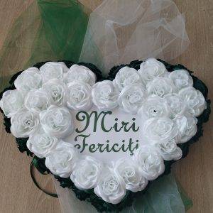 Imagine WhatsApp 2024-09-27 la 19.50.44_c4306524 Ornament Masini Inima Verde cu Alb,Trandafiri Artificiali ,60/40 cm