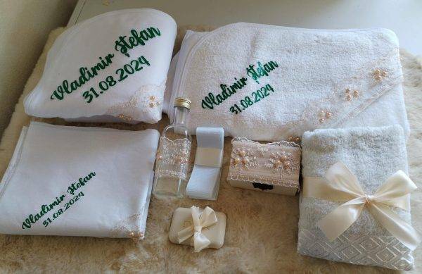TRUSOU BEBELUS BOTEZ,CUTIE CATIFEA PERSONALIZATA.
