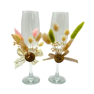 Set de pahare pentru miri cu flori artificiale