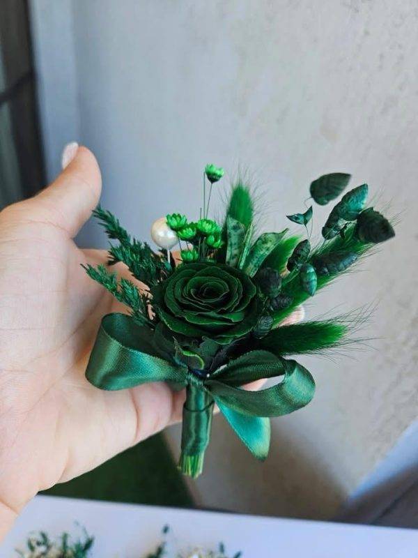 Cocarde Mire cu Trandafiri Criogenati Verzi si Plante uscate!
