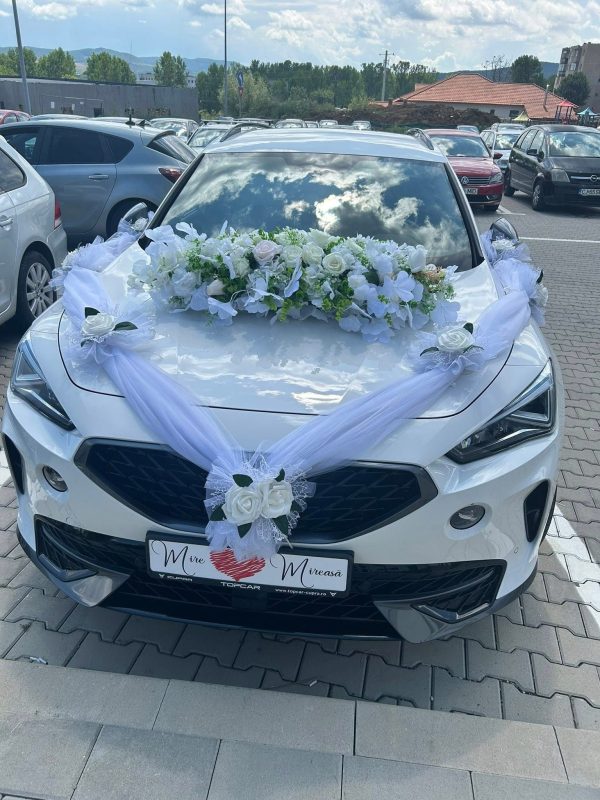 Ornament Masini cu Trandafiri Albi cu Ventuza,Tul Alb+Cos Flori cu Ventuza!