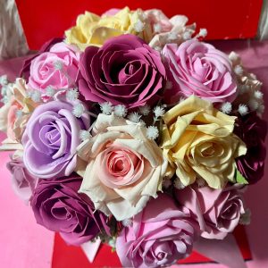 BUCHET NASE DIN TRANDAFIRI SI PLANTE ARTIFICIALE 3D!