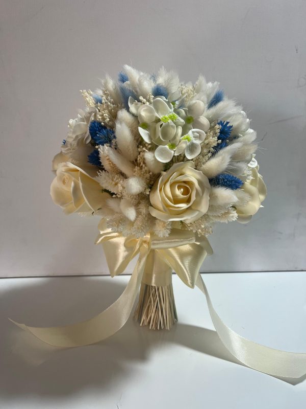 Buchet de Nase cu Flori Uscate Baby Blue si Flori de In si Funda Aurie!