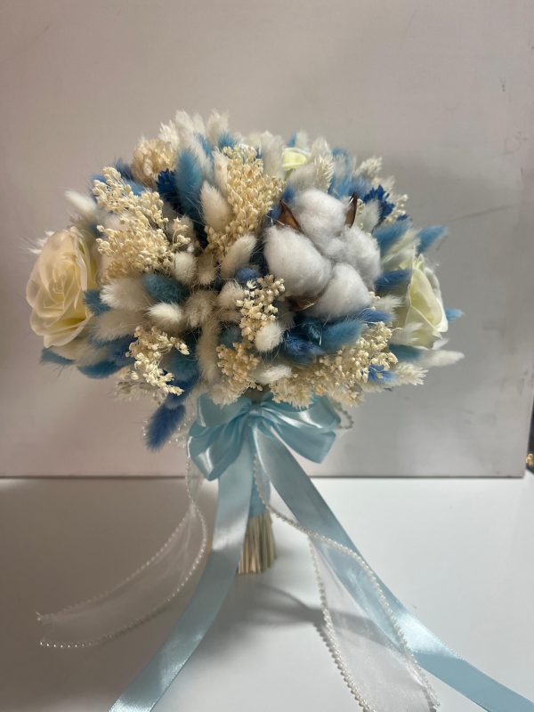 Buchet de Mireasă cu Tranafiri Criogenati Albi si Flori Uscate Baby Blue!