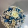 Buchet de Mireasă cu Tranafiri Criogenati Albi si Flori Uscate Baby Blue!